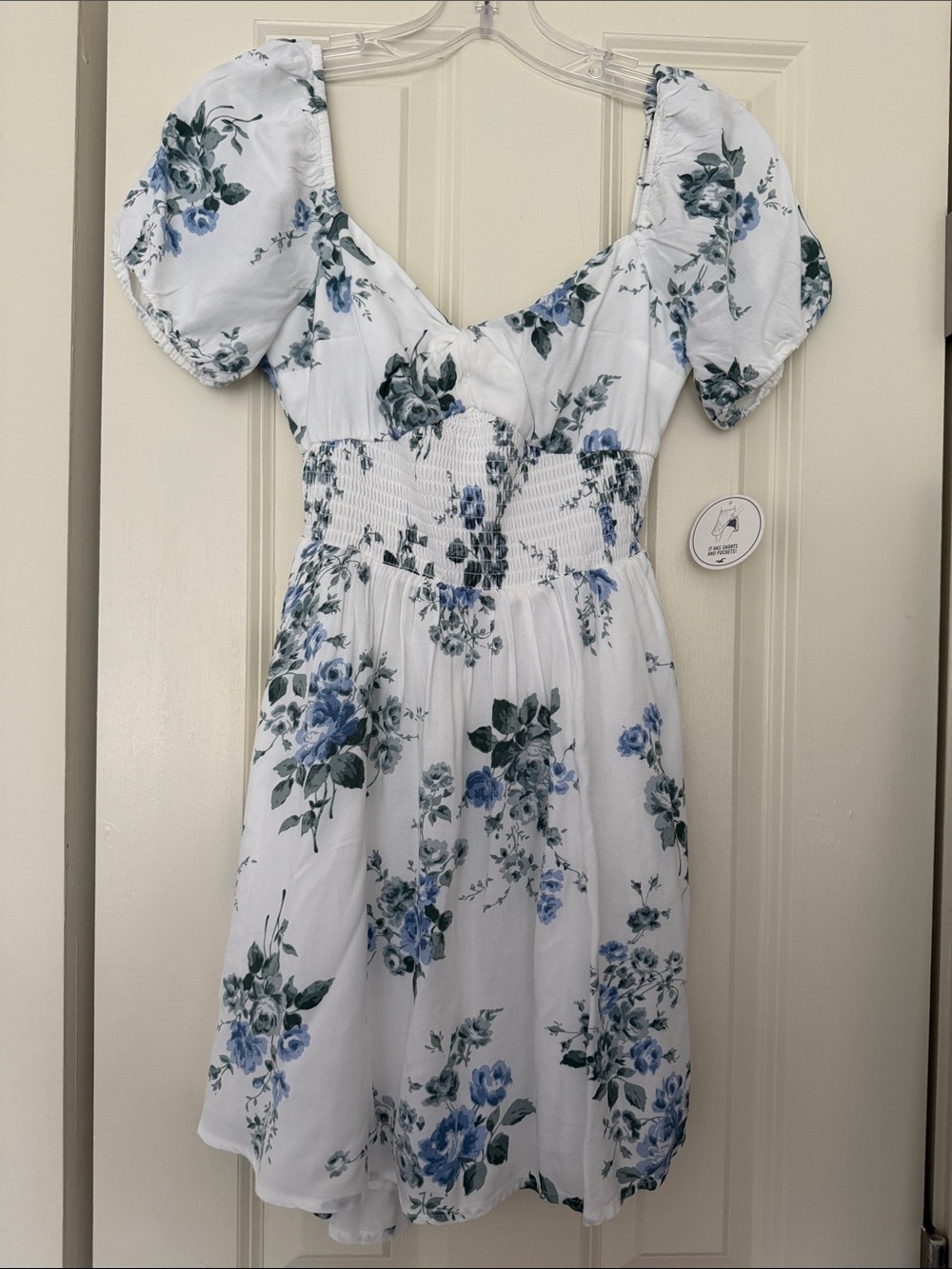 Hollister White Floral Puff-Sleeve Summer Dress with Blue & Green Roses